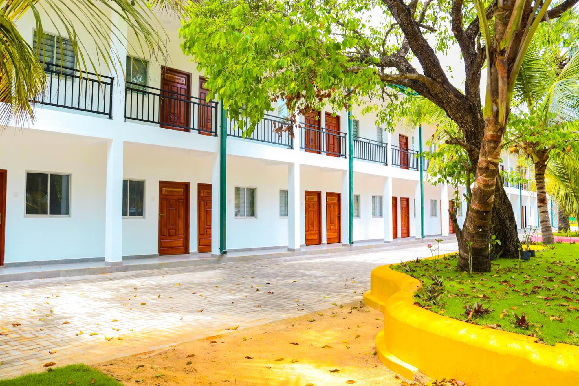 Reecha Resort & Hotel Kilinochchi Esterno foto