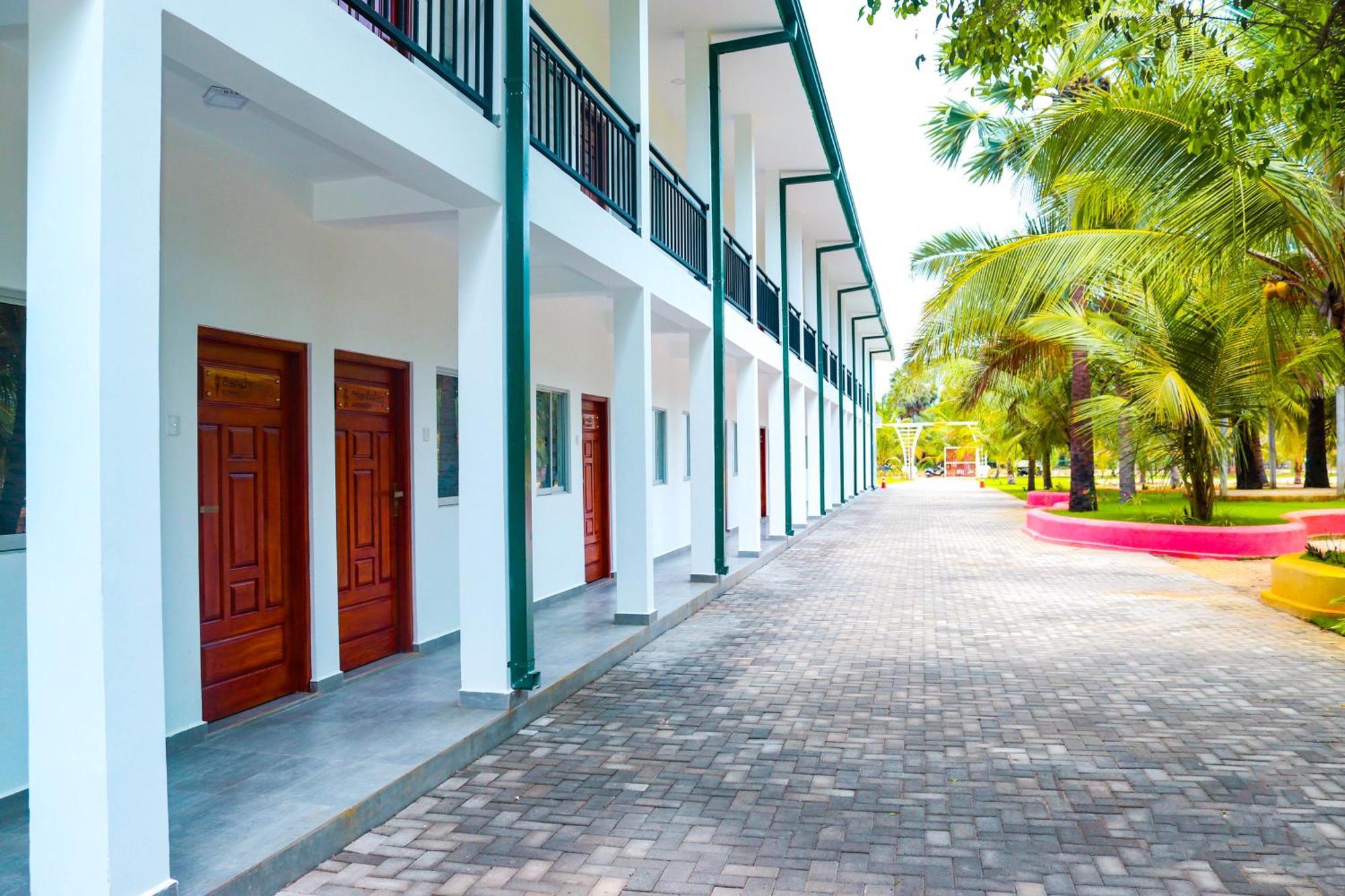 Reecha Resort & Hotel Kilinochchi Esterno foto